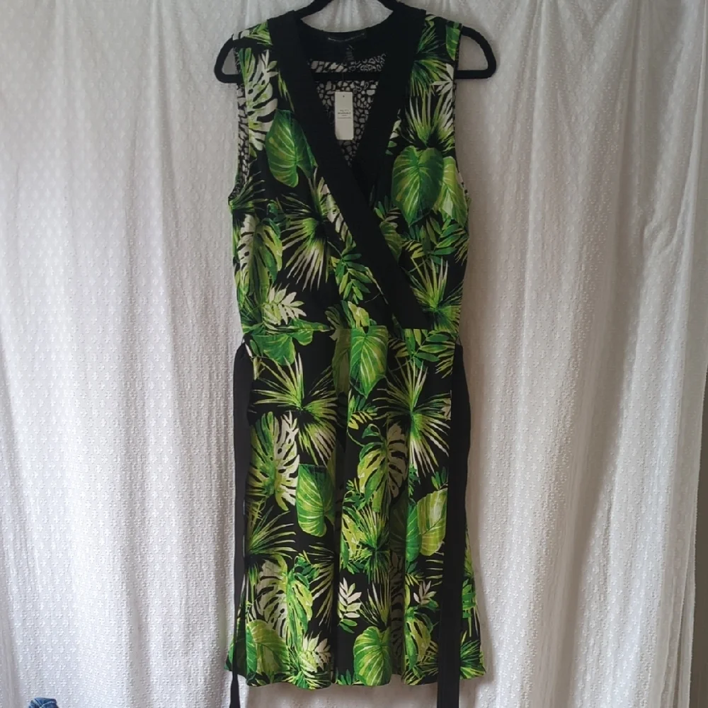 White House Black Market Reversible Sleeveless Faux Wrap Dress, Size 14 - Picture 2 of 7
